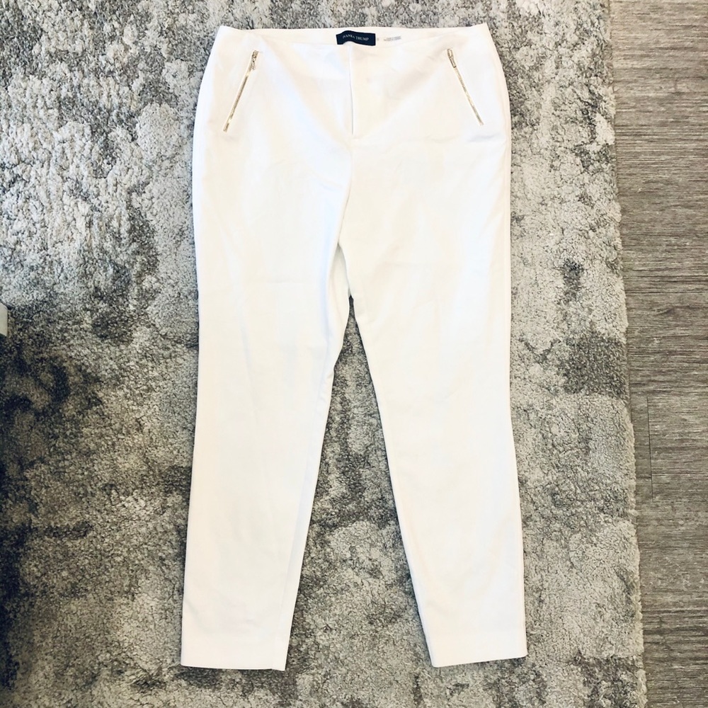 SOLD ON MER*CARI Ivanka trump Pants